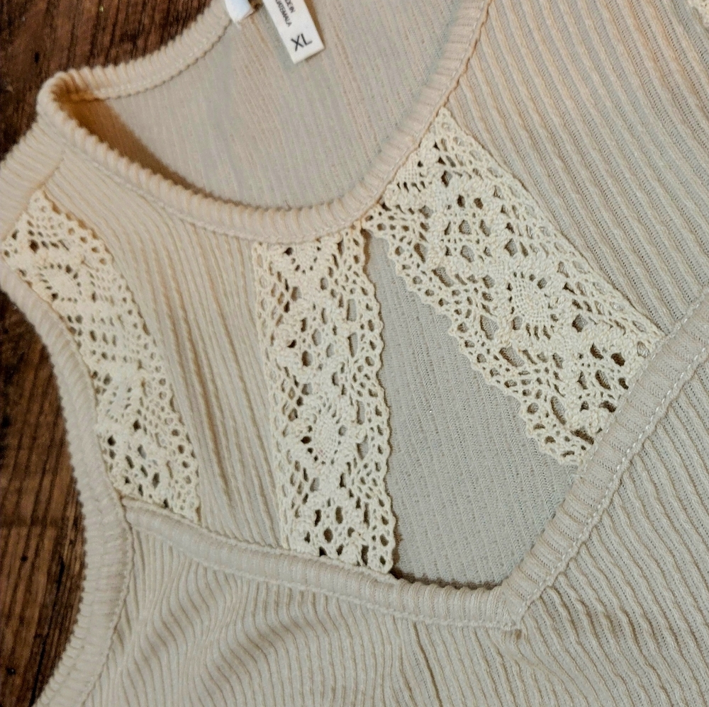 Tank Top - Picture 3 of 4
